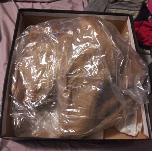 SUEDE BASIC SCRU. TAN - Picture 2 of 6